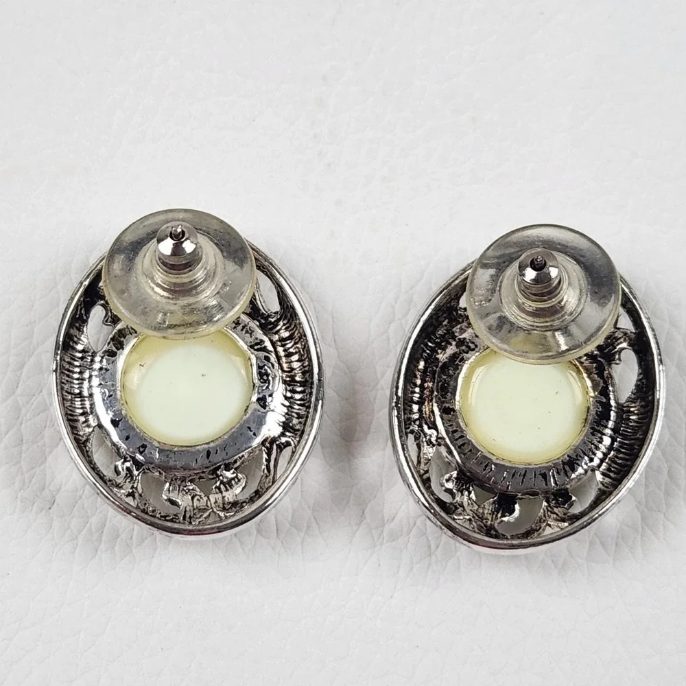 Vintage Jewelry Set Pendant and Earrings Lime Green Silver Tone Scrollwork